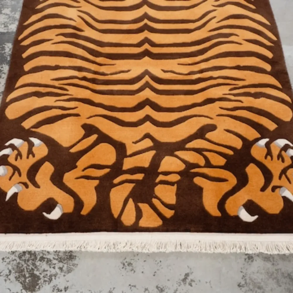 Tibetan-Inspired Tiger Design – Classic flat tiger form with symbolic detailing