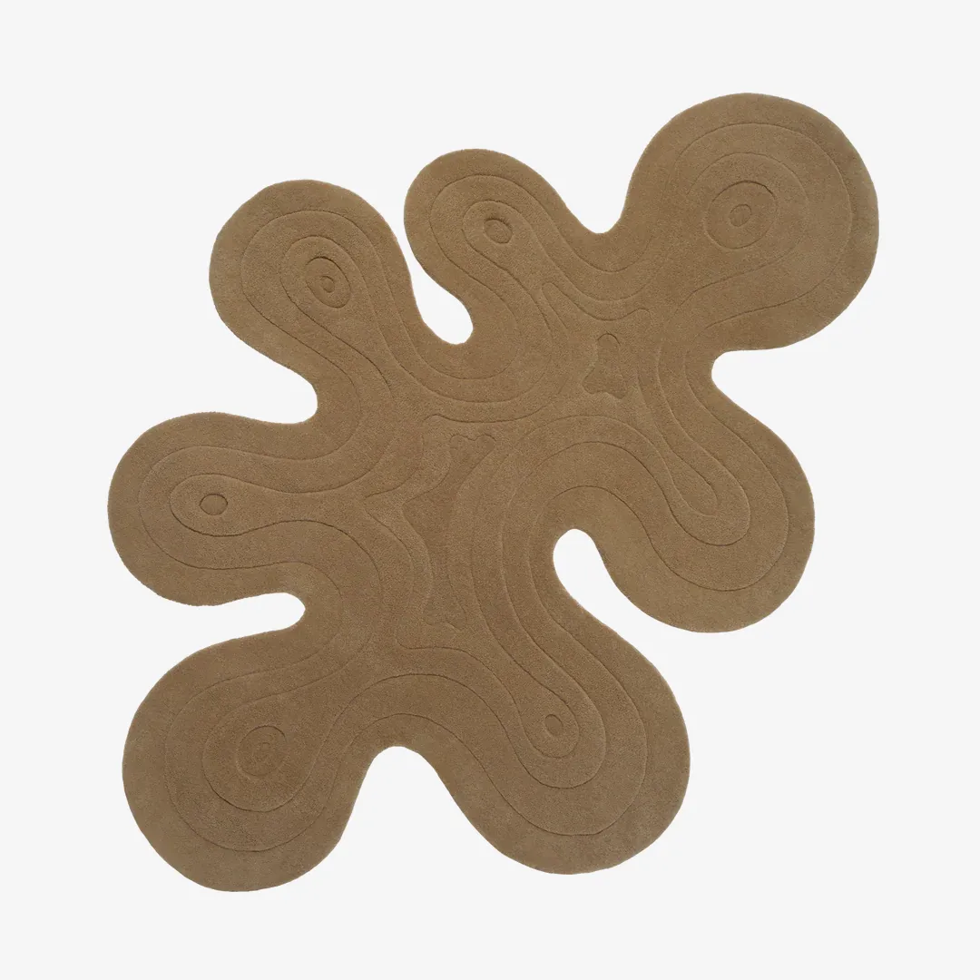 Melted Mocha Rug featuring fluid organic design in rich brown tones – handmade tufted rug by Sneagear