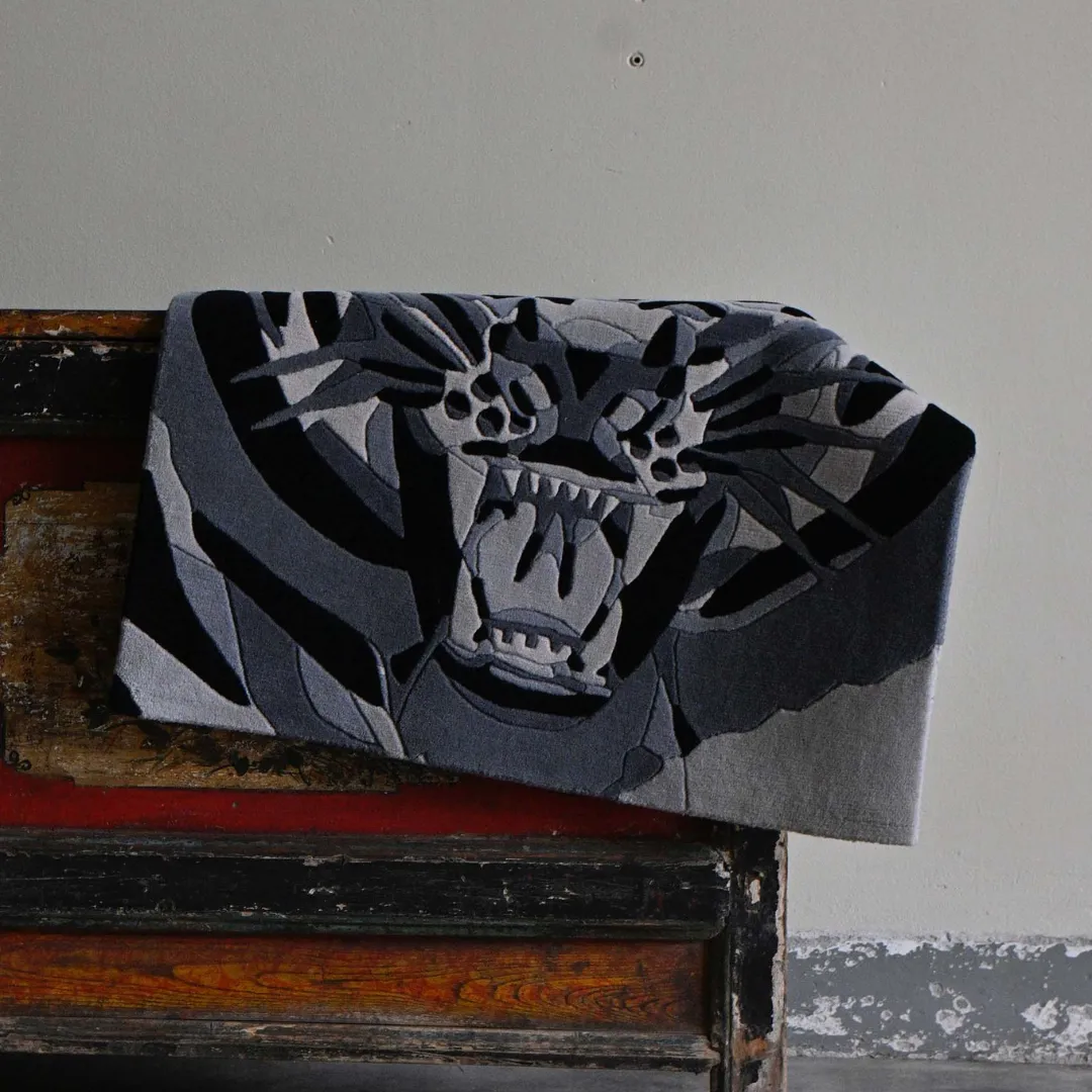 Nyvora Hand-Tufted Wool Rug with Abstract Tiger Design in Black and Gray