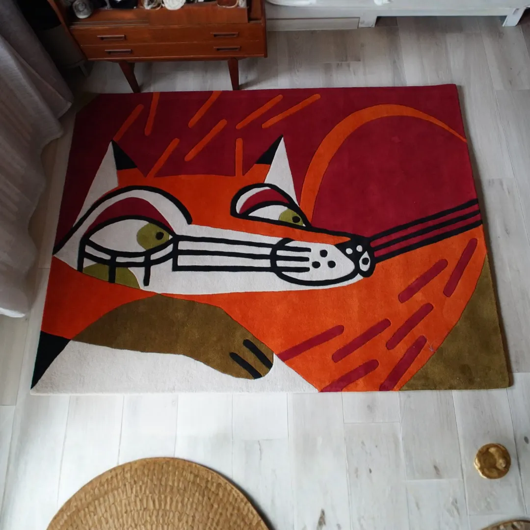 Vulpira Rug Vulpira Hand-Tufted Wool Rug with Bold Fox-Inspired Design in Orange and Red