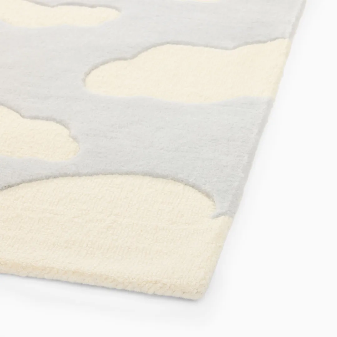 Dreamy sky-inspired rug with balloon and clouds – Cloud Dancer wool tufted rug by Sneagear